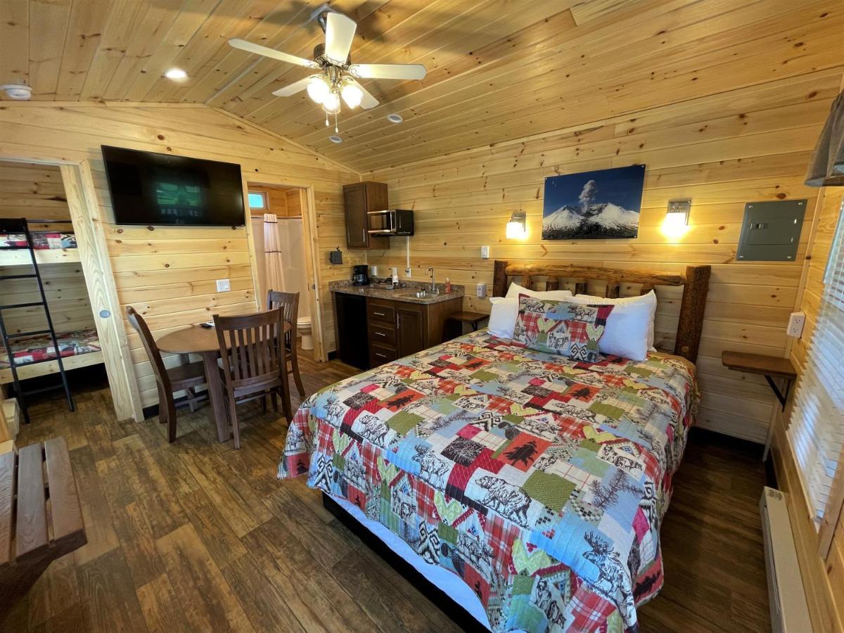 Lone Fir Resort Cougar Экстерьер фото