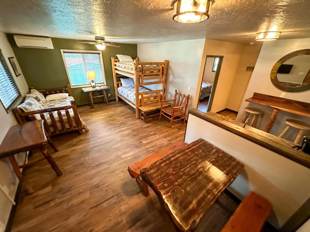 Lone Fir Resort Cougar Экстерьер фото
