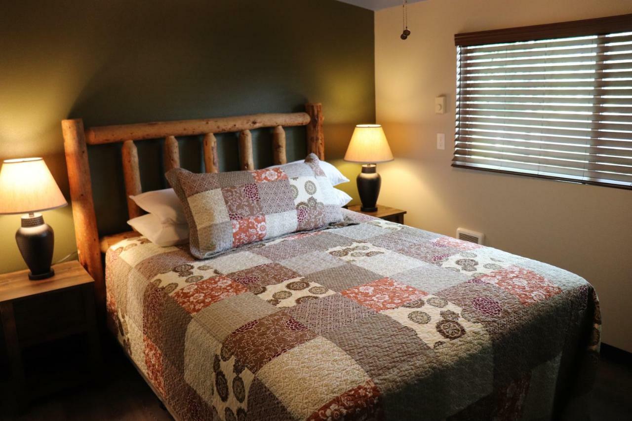 Lone Fir Resort Cougar Экстерьер фото