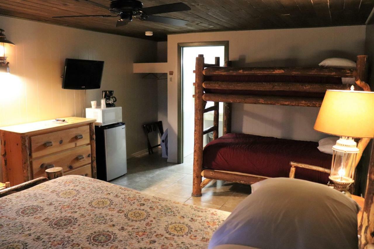Lone Fir Resort Cougar Экстерьер фото
