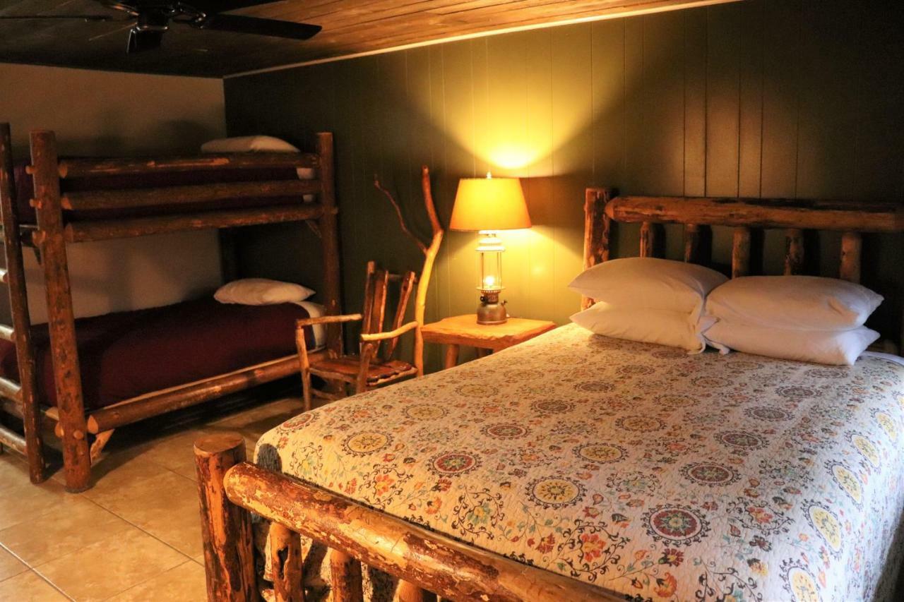 Lone Fir Resort Cougar Экстерьер фото