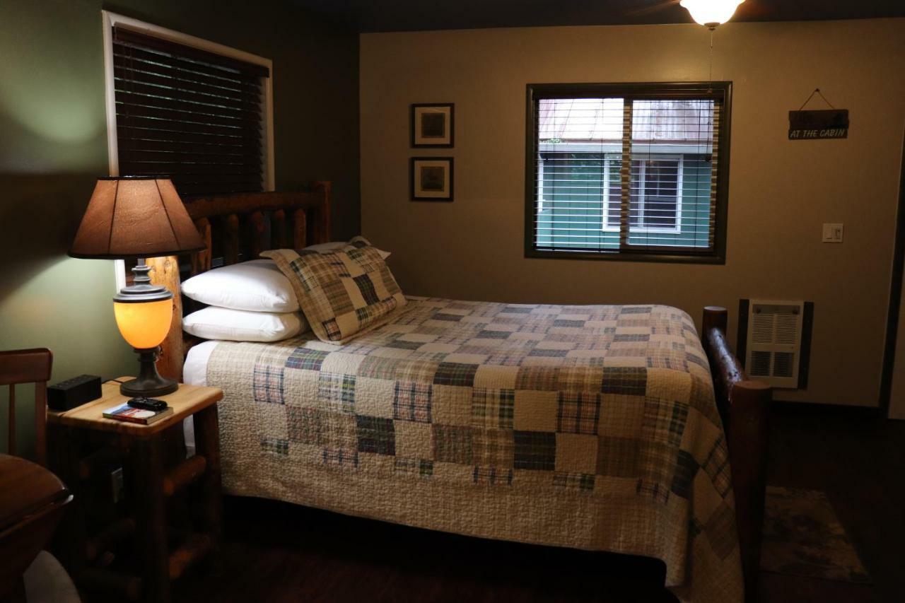 Lone Fir Resort Cougar Экстерьер фото