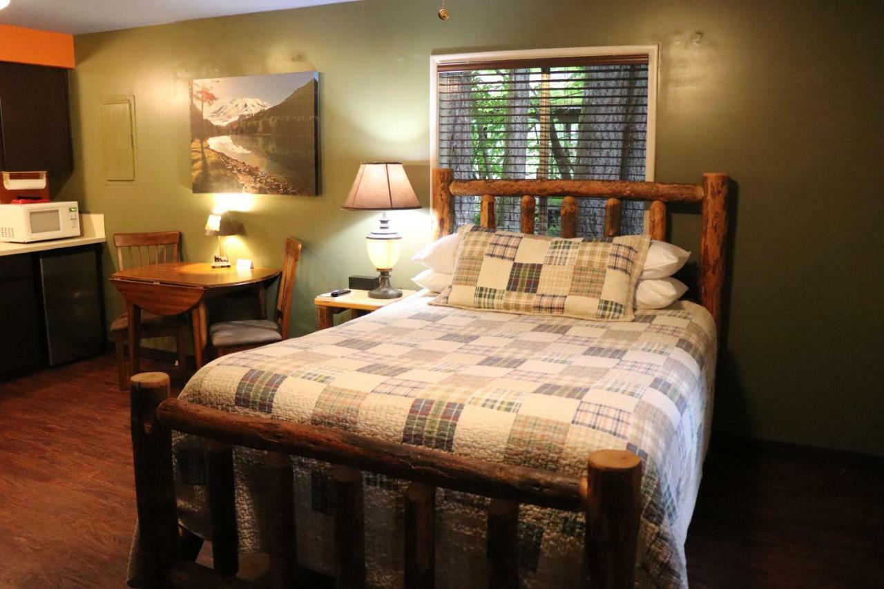 Lone Fir Resort Cougar Экстерьер фото