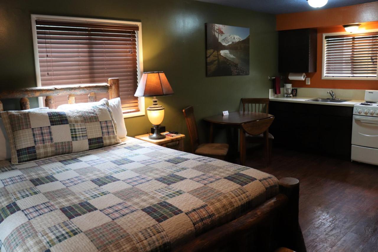 Lone Fir Resort Cougar Экстерьер фото