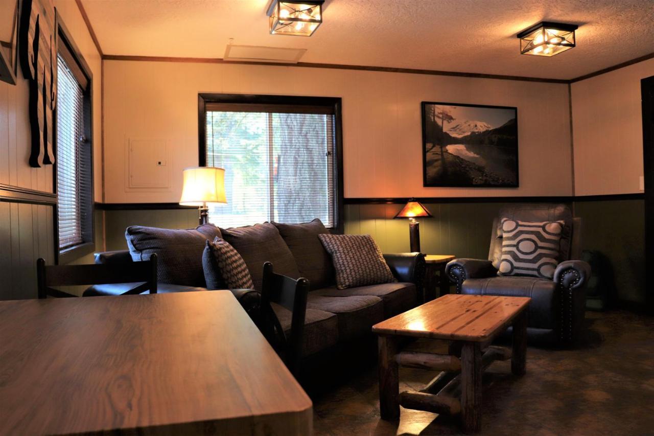 Lone Fir Resort Cougar Экстерьер фото