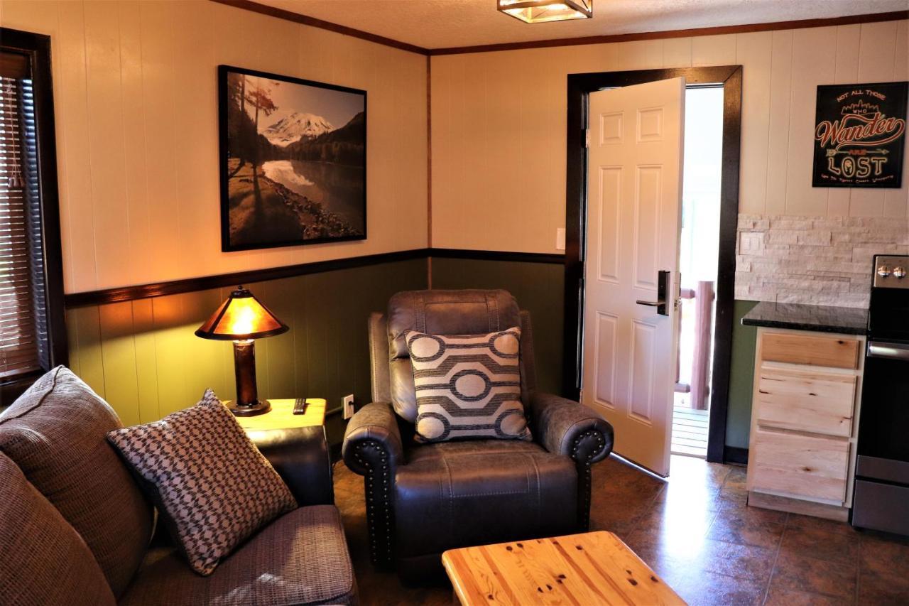 Lone Fir Resort Cougar Экстерьер фото